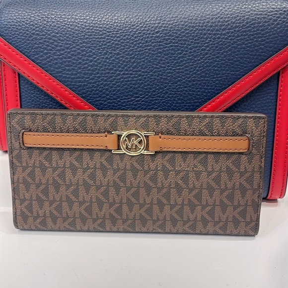 Michael Kors Handbags - Michael Kors Reed Large Bifold Signature Snap Wallet Card Case 
Brown 
NWT